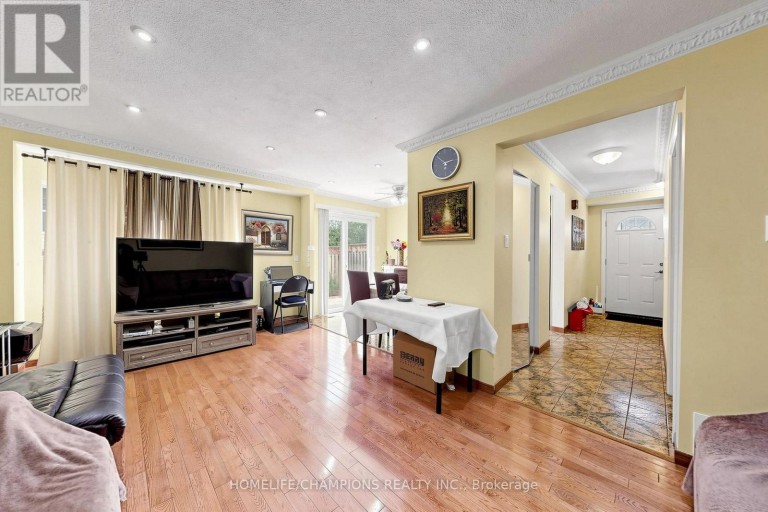 18 - 18 SAN VITO WAY, Toronto (Glenfield-Jane Heights), Ontario, M3L2G8