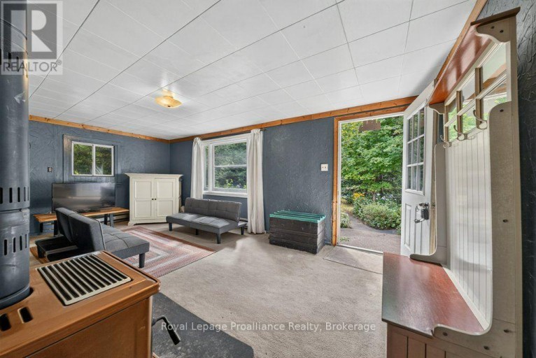 2452 HENDERSON ROAD, Frontenac (Frontenac Centre), Ontario, K0K1B0