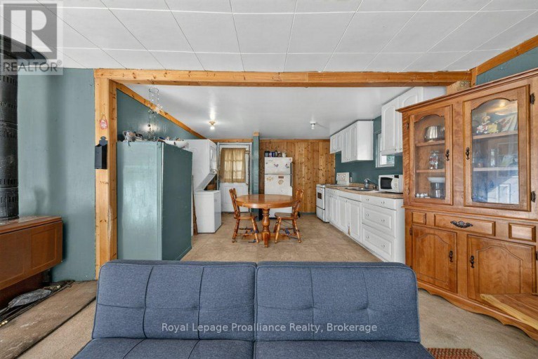 2452 HENDERSON ROAD, Frontenac (Frontenac Centre), Ontario, K0K1B0