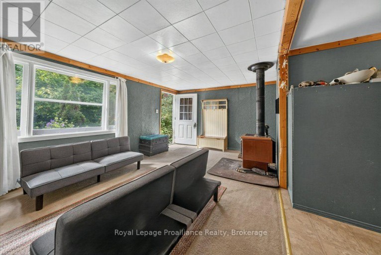 2452 HENDERSON ROAD, Frontenac (Frontenac Centre), Ontario, K0K1B0
