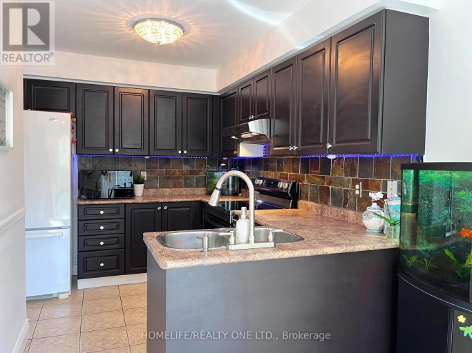 27 GLASGOW CRESCENT, Georgina (Keswick South), Ontario, L4P4A9