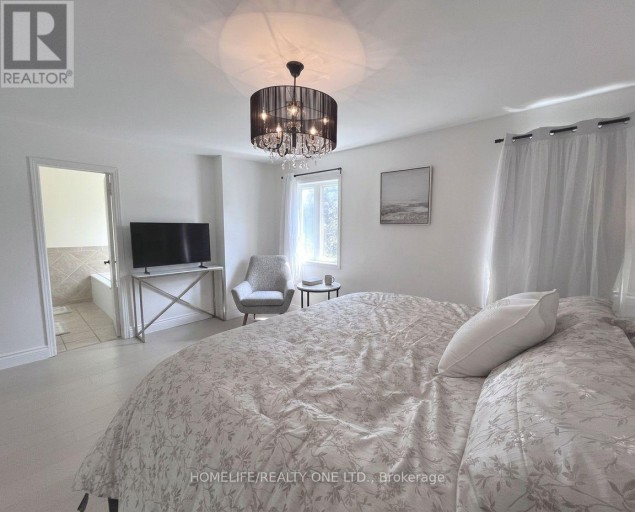 27 GLASGOW CRESCENT, Georgina (Keswick South), Ontario, L4P4A9