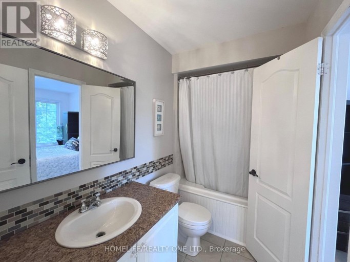 27 GLASGOW CRESCENT, Georgina (Keswick South), Ontario, L4P4A9