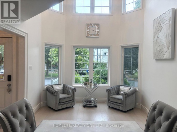 27 GLASGOW CRESCENT, Georgina (Keswick South), Ontario, L4P4A9