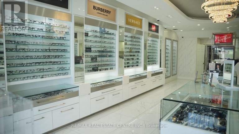 7208 AIRPORT ROAD, Mississauga (Malton), Ontario, L4T1E9