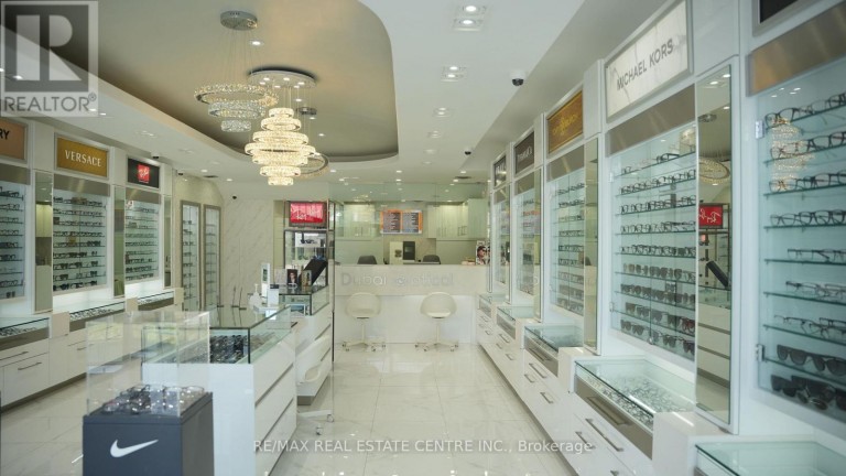 7208 AIRPORT ROAD, Mississauga (Malton), Ontario, L4T1E9