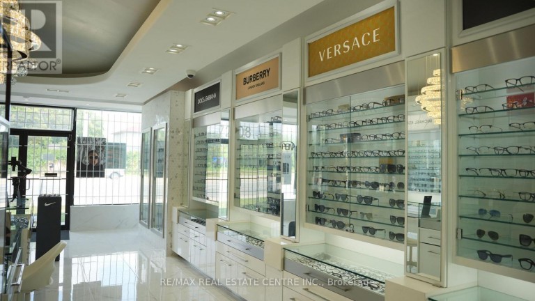 7208 AIRPORT ROAD, Mississauga (Malton), Ontario, L4T1E9
