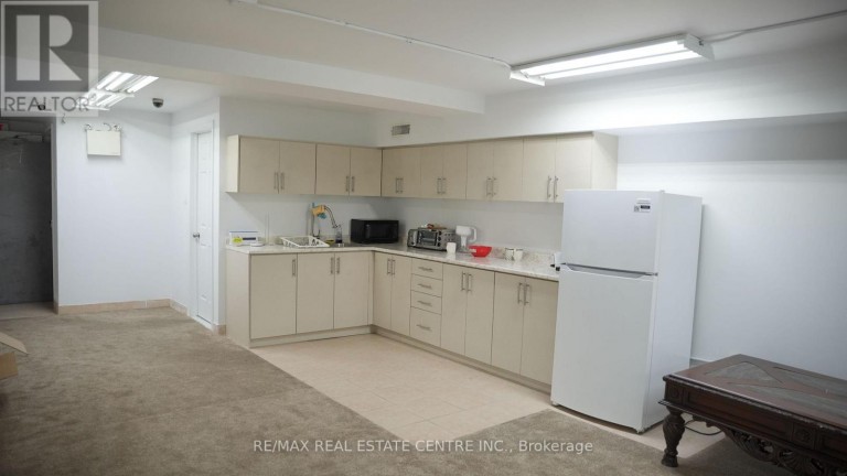 7208 AIRPORT ROAD, Mississauga (Malton), Ontario, L4T1E9