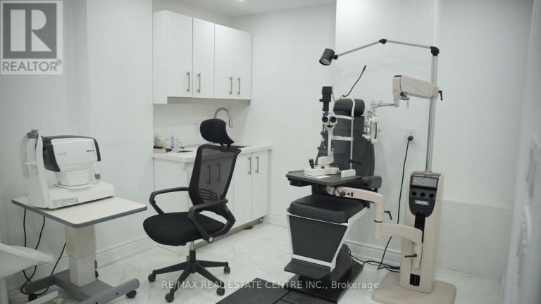 7208 AIRPORT ROAD, Mississauga (Malton), Ontario, L4T1E9