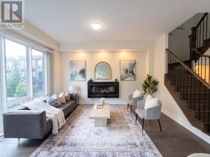8 SABLE ROAD, Vaughan (Patterson), Ontario, L4J0K1