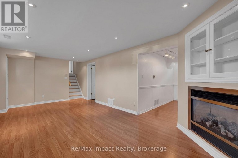 702 WESTDALE COURT, Oshawa (Northglen), Ontario, L1J5B5