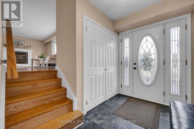 702 WESTDALE COURT Oshawa (Northglen) Ontario photo 3