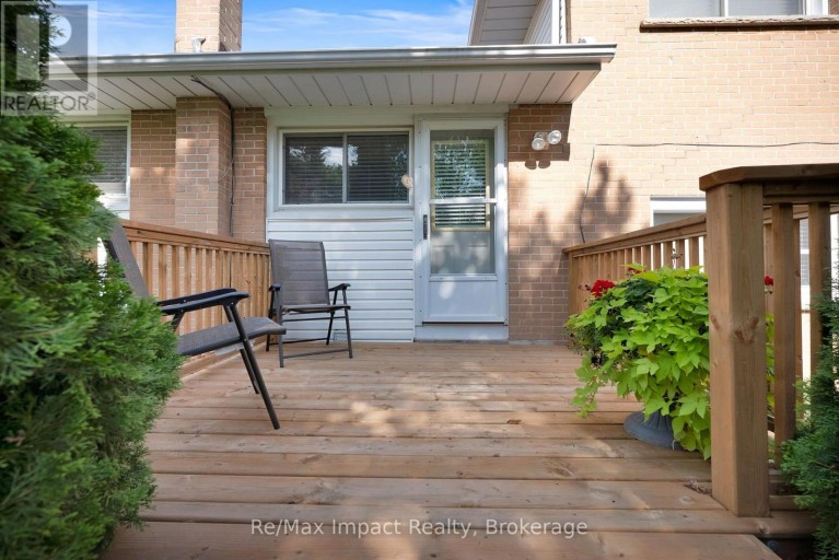 702 WESTDALE COURT, Oshawa (Northglen), Ontario, L1J5B5