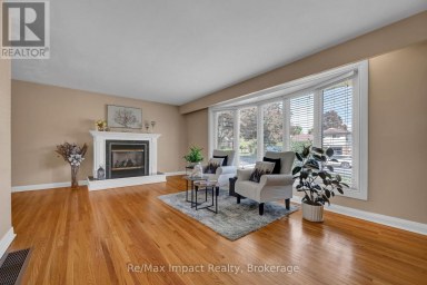 702 WESTDALE COURT Oshawa (Northglen) Ontario photo 6