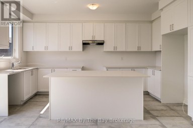 25 AMBER DRIVE Wasaga Beach Ontario photo 13