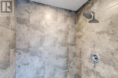 25 AMBER DRIVE Wasaga Beach Ontario photo 24