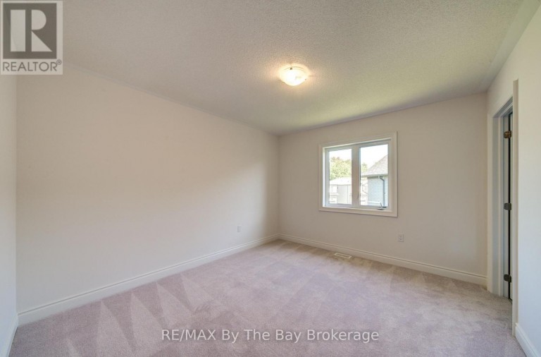 25 AMBER DRIVE, Wasaga Beach, Ontario, L9Z0R9