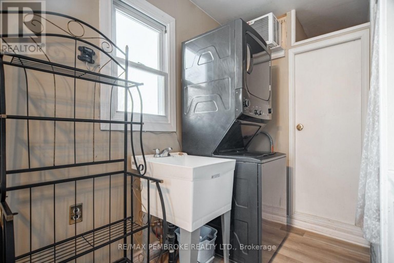 561 HAMILTON STREET W, Laurentian Valley, Ontario, K8A6N9