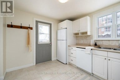 31-33 WASHBURN STREET Prince Edward County (Picton Ward) Ontario photo 3