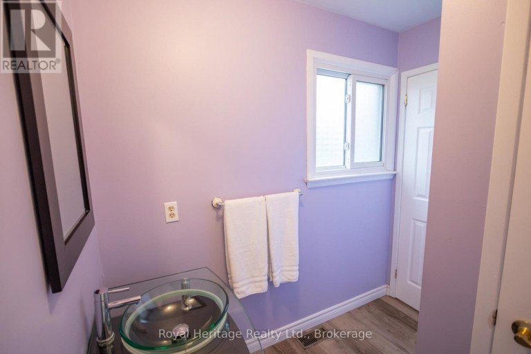 36 RIVERVIEW ROAD, Kawartha Lakes (Lindsay), Ontario, K9V1B3
