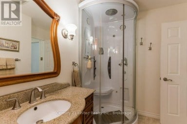 41 HALL CRESCENT Trent Lakes Ontario photo 17