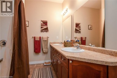 44 LIVINGSTON Boulevard Unit# 11 Baden Ontario photo 28