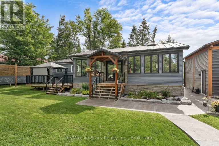 30 RIVER ROAD, Kawartha Lakes (Fenelon Falls), Ontario, K0M1N0
