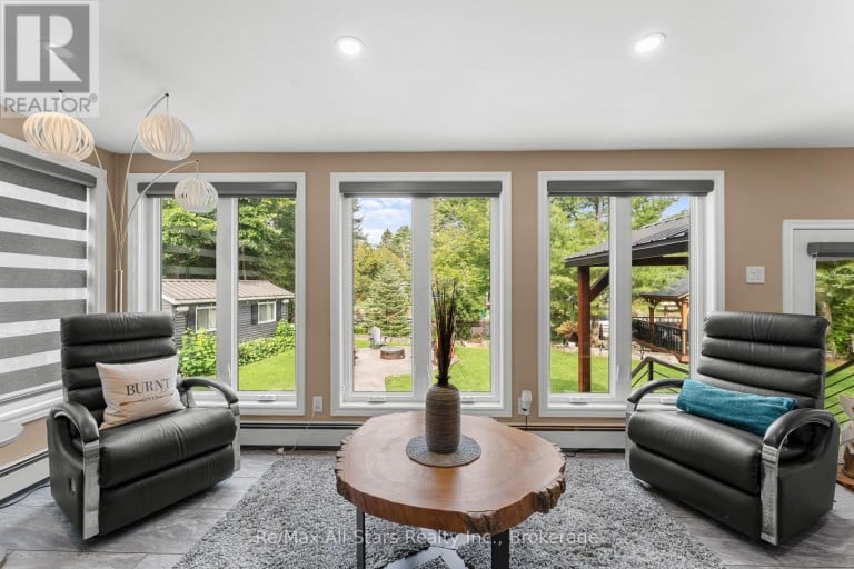30 RIVER ROAD, Kawartha Lakes (Fenelon Falls), Ontario, K0M1N0