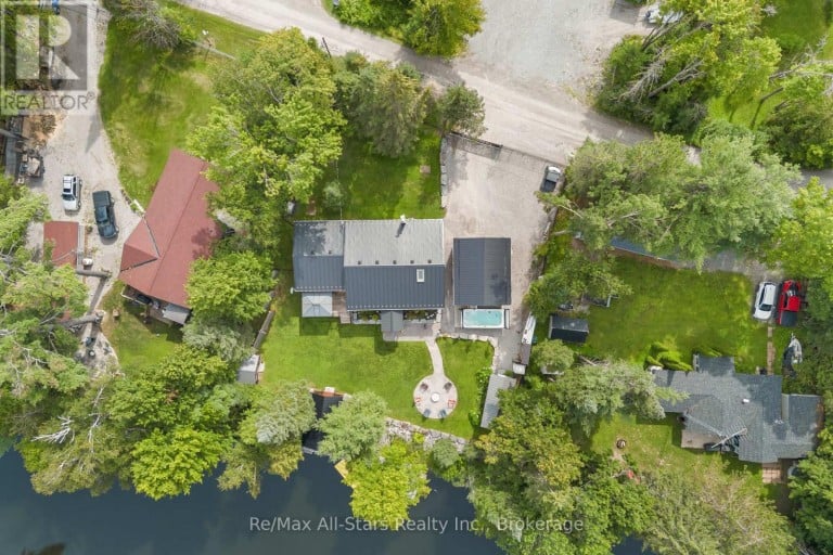 30 RIVER ROAD, Kawartha Lakes (Fenelon Falls), Ontario, K0M1N0