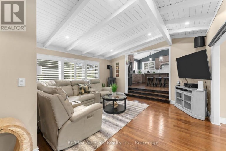 30 RIVER ROAD, Kawartha Lakes (Fenelon Falls), Ontario, K0M1N0
