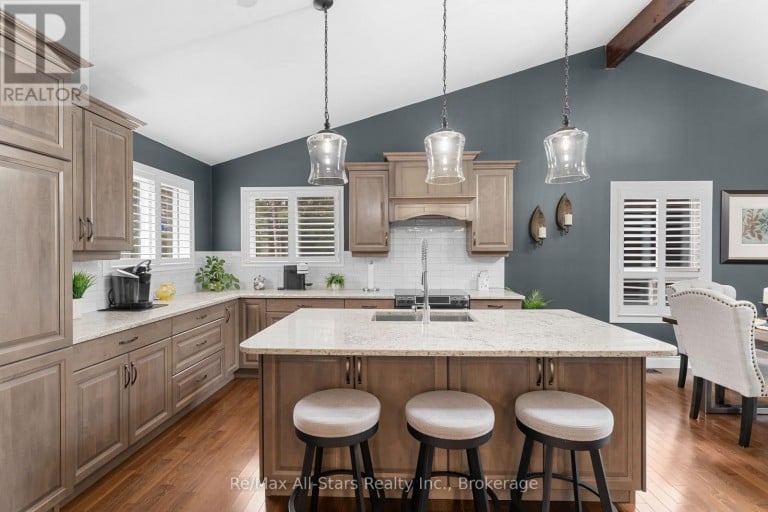 30 RIVER ROAD, Kawartha Lakes (Fenelon Falls), Ontario, K0M1N0