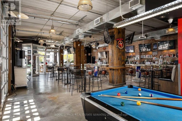 5043 CENTRE STREET, Niagara Falls (Clifton Hill), Ontario, L2G3N8