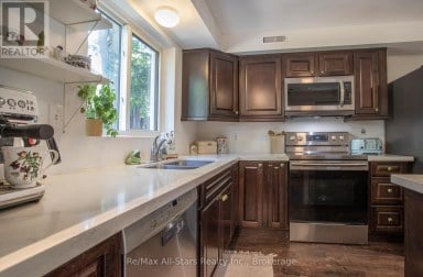 36 EMILY STREET E Clarington (Newcastle) Ontario photo 24