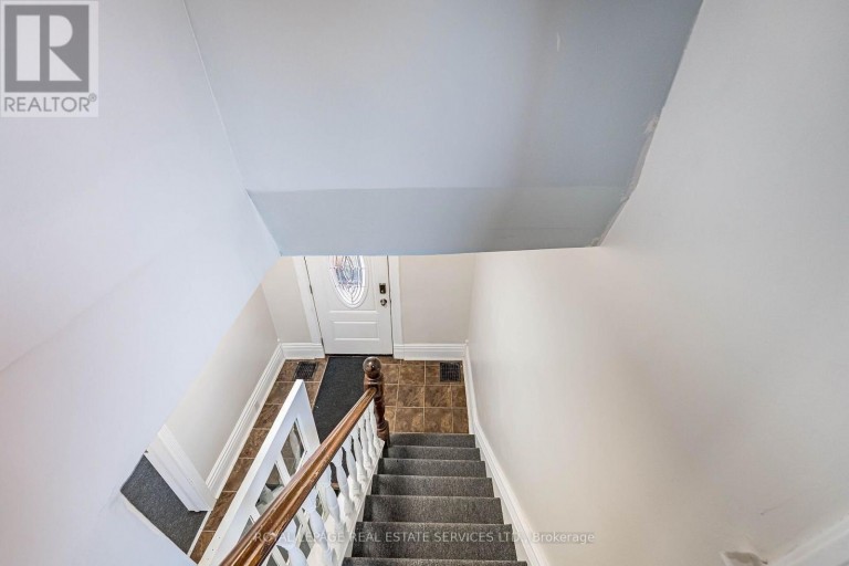 100 ESSA ROAD, Barrie (Allandale Centre), Ontario, L4N3K7