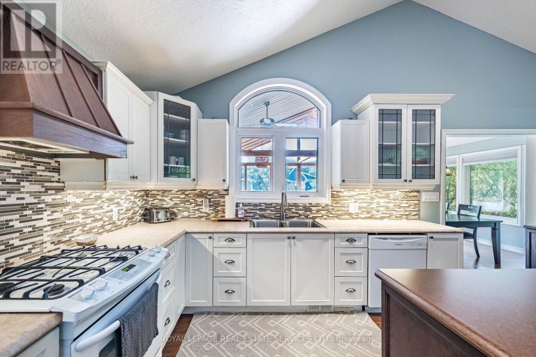 100 ESSA ROAD, Barrie (Allandale Centre), Ontario, L4N3K7