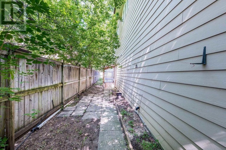 100 ESSA ROAD, Barrie (Allandale Centre), Ontario, L4N3K7