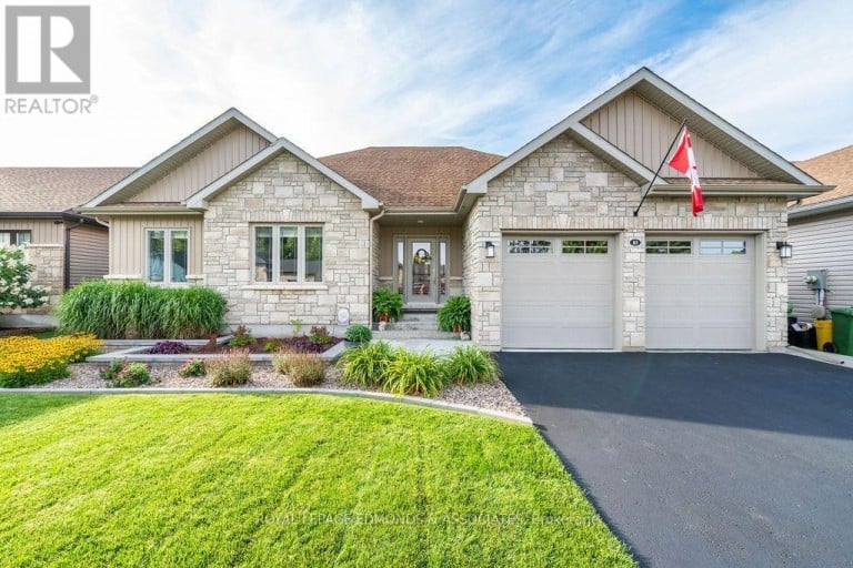 10 Noble Crescent, Petawawa, Ontario (id X13710130)