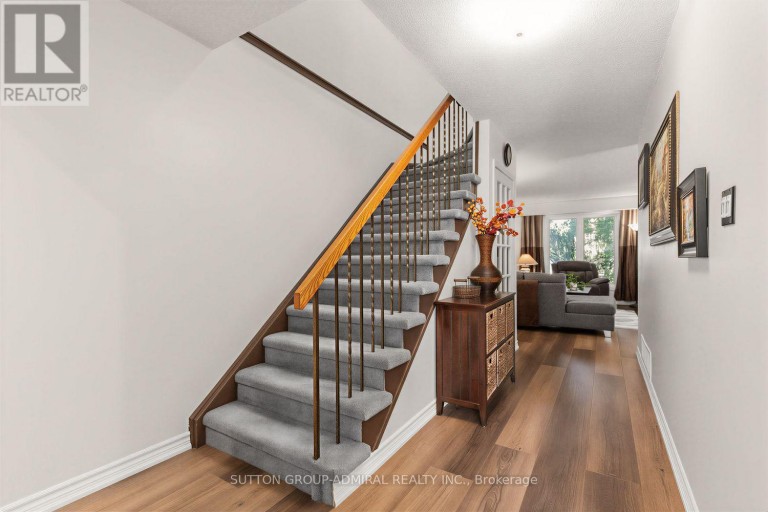 19 CARNIVAL COURT, Toronto (Westminster-Branson), Ontario, M2R3T7