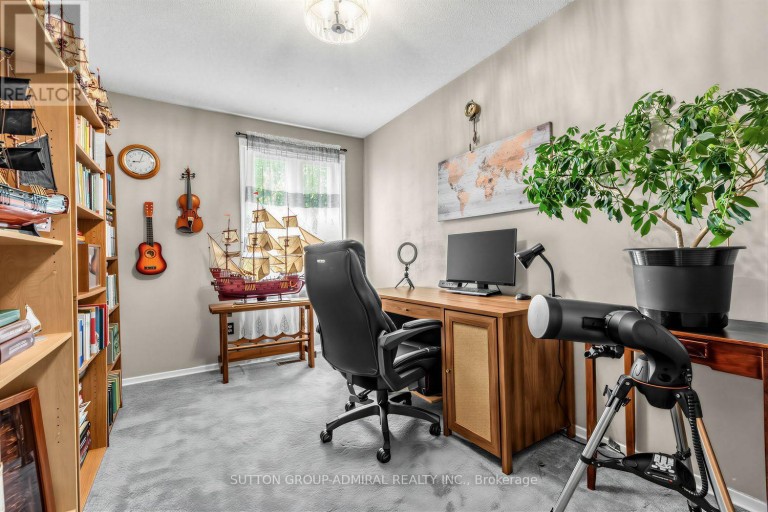 19 CARNIVAL COURT, Toronto (Westminster-Branson), Ontario, M2R3T7