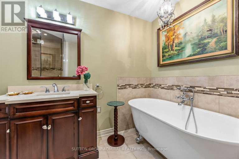 19 CARNIVAL COURT, Toronto (Westminster-Branson), Ontario, M2R3T7