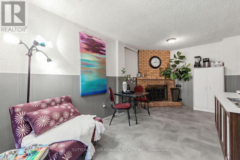 19 CARNIVAL COURT, Toronto (Westminster-Branson), Ontario, M2R3T7