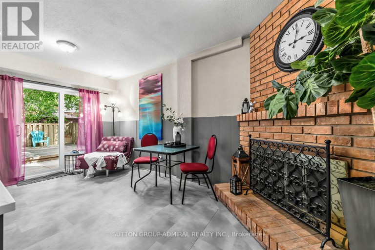 19 CARNIVAL COURT, Toronto (Westminster-Branson), Ontario, M2R3T7