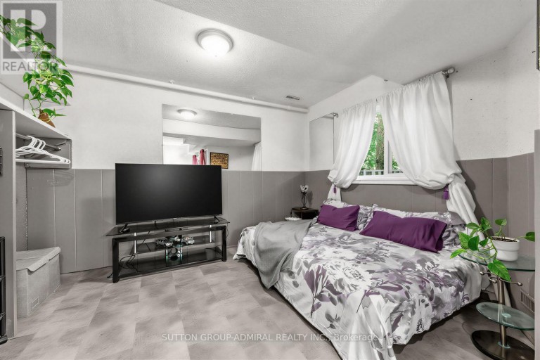 19 CARNIVAL COURT, Toronto (Westminster-Branson), Ontario, M2R3T7