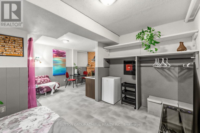19 CARNIVAL COURT, Toronto (Westminster-Branson), Ontario, M2R3T7