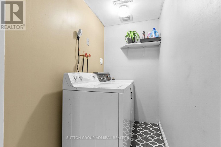 19 CARNIVAL COURT, Toronto (Westminster-Branson), Ontario, M2R3T7