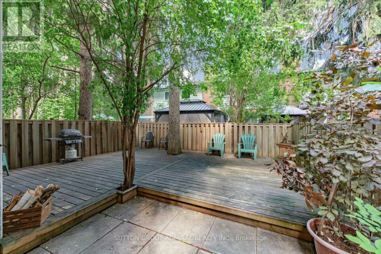 19 CARNIVAL COURT, Toronto (Westminster-Branson), Ontario, M2R3T7