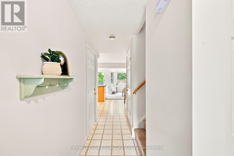 87 RODGERS ROAD, Guelph (Kortright West), Ontario, N1G4Z5
