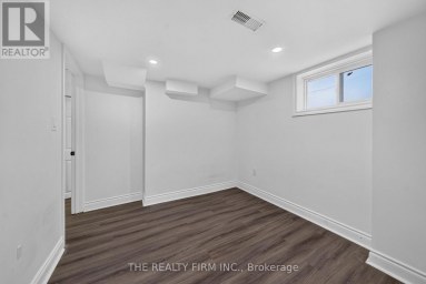 24 FAIRVIEW COURT London South (South H) Ontario photo 19
