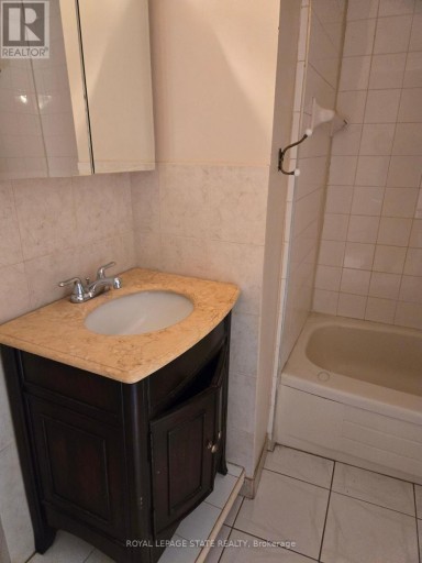 2 - 95 FONTHILL ROAD, Hamilton (Fessenden), Ontario, L8V4Z7