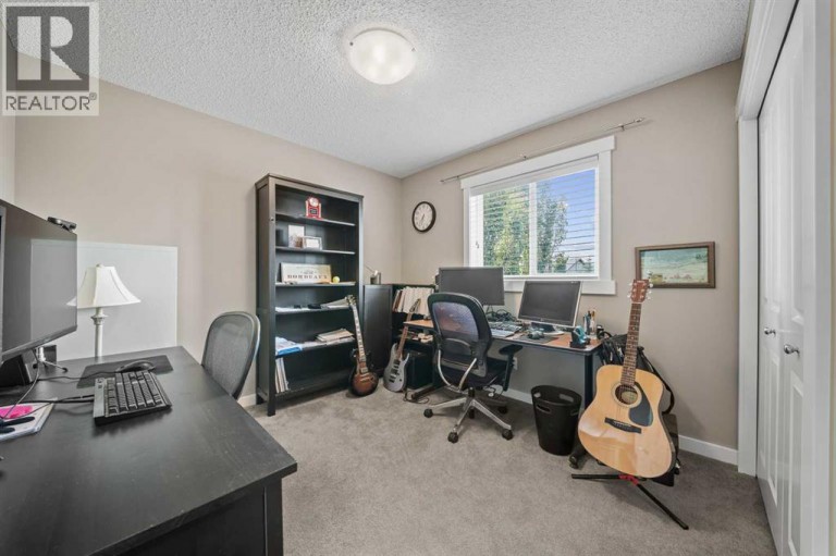4728 Elgin Avenue SE, Calgary, Alberta, T2Z0S3